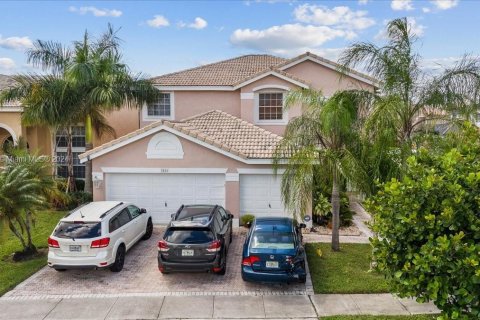 Casa en venta en Miramar, Florida, 5 dormitorios, 281.68 m2 № 1413631 - foto 1