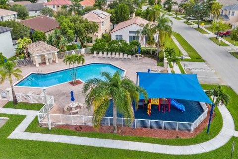 Casa en venta en Miramar, Florida, 5 dormitorios, 281.68 m2 № 1413631 - foto 27