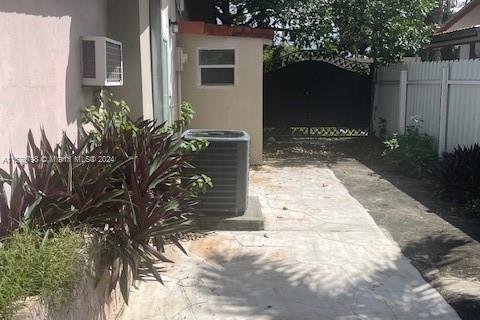 Casa en venta en Miami, Florida, 3 dormitorios, 144.28 m2 № 1413586 - foto 11