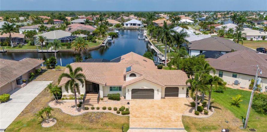 Casa en Punta Gorda, Florida 4 dormitorios, 267.37 m2 № 1194170