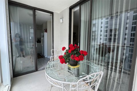 Condominio en venta en Pompano Beach, Florida, 2 dormitorios, 130.06 m2 № 1092278 - foto 12