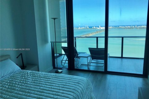 Condominio en alquiler en Miami, Florida, 2 dormitorios, 98.2 m2 № 71411 - foto 11