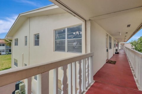 Condo in West Palm Beach, Florida, 2 bedrooms  № 1141372 - photo 2