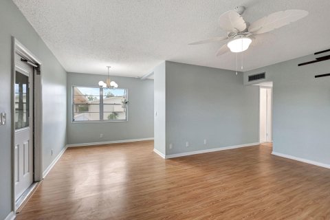 Condo in West Palm Beach, Florida, 2 bedrooms  № 1141372 - photo 15