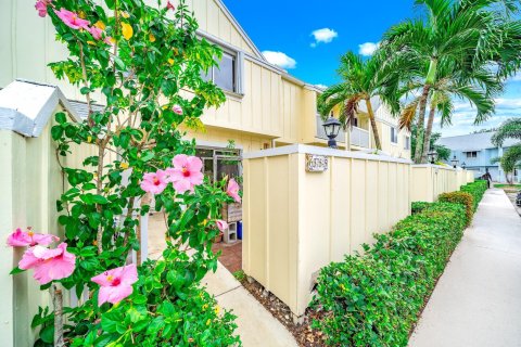 Townhouse in Jupiter, Florida 2 bedrooms, 107.67 sq.m. № 1141511 - photo 12