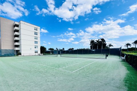 Condo in Pembroke Pines, Florida, 2 bedrooms  № 1141510 - photo 16