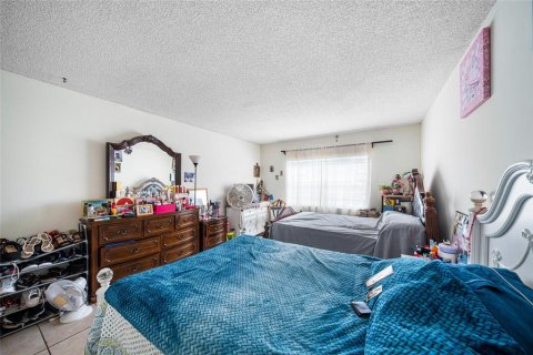 Condo in Margate, Florida, 2 bedrooms  № 688364 - photo 24