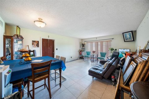 Condo in Margate, Florida, 2 bedrooms  № 688364 - photo 18