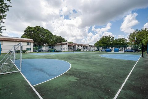 Condo in Margate, Florida, 2 bedrooms  № 688364 - photo 1