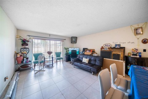 Condo in Margate, Florida, 2 bedrooms  № 688364 - photo 26