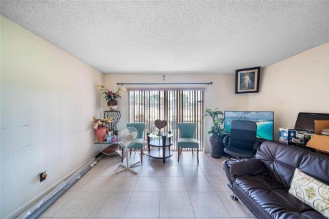 Condominio en venta en Margate, Florida, 2 dormitorios, 94.67 m2 № 688364 - foto 19