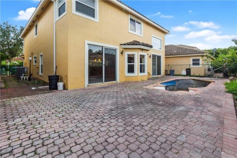Villa ou maison à vendre à Coral Springs, Floride: 5 chambres, 271 m2 № 920939 - photo 1