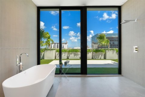 Condominio en venta en Coral Gables, Florida, 4 dormitorios, 461.72 m2 № 691262 - foto 18