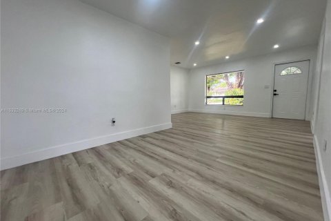 Casa en venta en Miami, Florida, 4 dormitorios, 102.56 m2 № 1293744 - foto 9