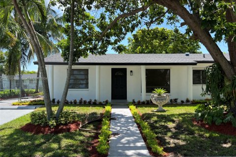 Casa en venta en Miami, Florida, 4 dormitorios, 102.56 m2 № 1293744 - foto 1