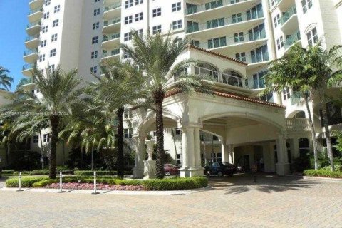 Copropriété à vendre à Aventura, Floride: 2 chambres, 116.78 m2 № 993580 - photo 1