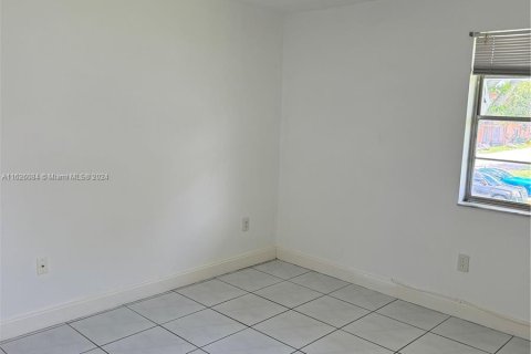 Condominio en alquiler en Miami, Florida, 2 dormitorios, 75.44 m2 № 1387799 - foto 10