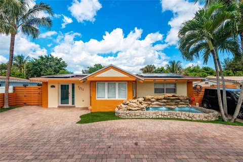 Casa en venta en Hollywood, Florida, 3 dormitorios, 134.71 m2 № 1387845 - foto 1