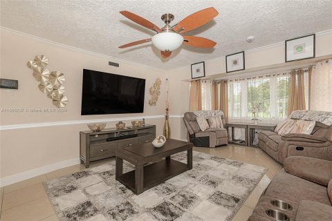 Casa en venta en Hollywood, Florida, 3 dormitorios, 134.71 m2 № 1387845 - foto 6