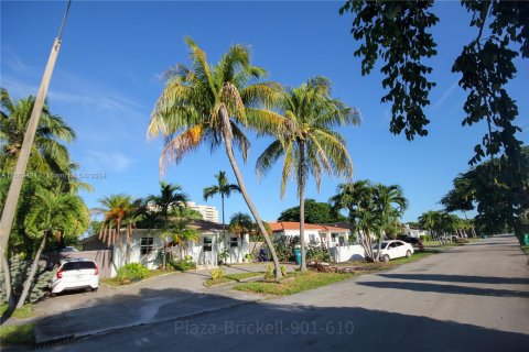 Casa en alquiler en Miami, Florida, 2 dormitorios, 116.87 m2 № 1387801 - foto 30