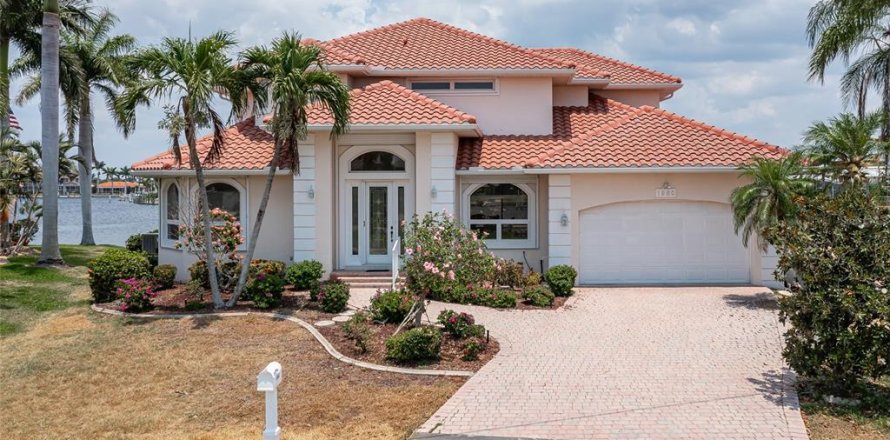 Villa ou maison à Punta Gorda, Floride 4 chambres, 341.88 m2 № 1194226