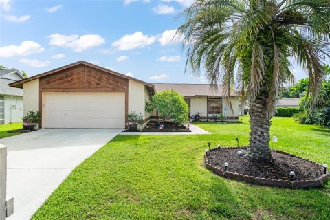 Villa ou maison à vendre à Orlando, Floride: 3 chambres, 131.36 m2 № 1288434 - photo 1