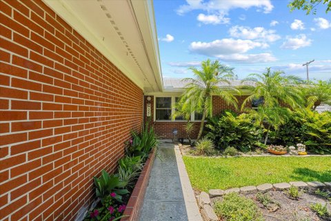 House in Palm Beach Gardens, Florida 3 bedrooms, 171.87 sq.m. № 1216246 - photo 5