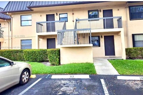 Townhouse in Pembroke Pines, Florida 2 bedrooms, 73.11 sq.m. № 1370739 - photo 23