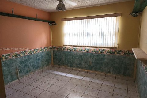 Casa en venta en Hialeah, Florida, 3 dormitorios, 122.17 m2 № 1370741 - foto 9