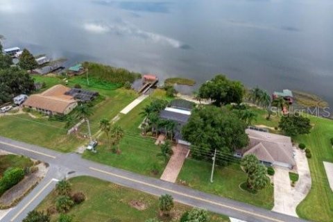 Casa en venta en Fruitland Park, Florida, 3 dormitorios, 194.72 m2 № 1336869 - foto 7