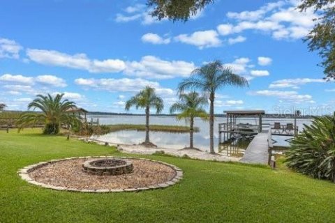 Casa en venta en Fruitland Park, Florida, 3 dormitorios, 194.72 m2 № 1336869 - foto 4