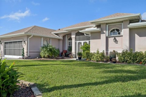 House in Port Charlotte, Florida 4 bedrooms, 199.37 sq.m. № 1425257 - photo 5