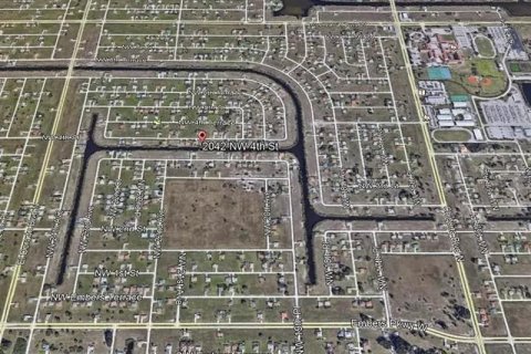 Land in Cape Coral, Florida № 219033 - photo 3