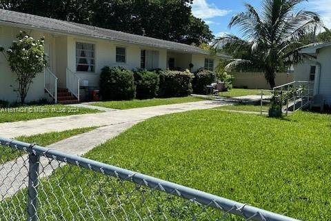 Propiedad comercial en venta en Miami, Florida № 1239431 - foto 2