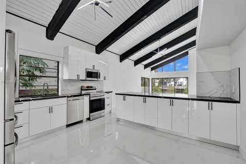 Villa ou maison à vendre à Plantation, Floride: 4 chambres, 240.43 m2 № 848821 - photo 17