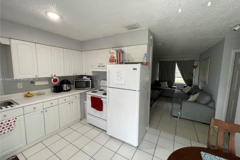 Immobilier commercial à vendre à St. Lucie, Floride: 144.93 m2 № 866340 - photo 3