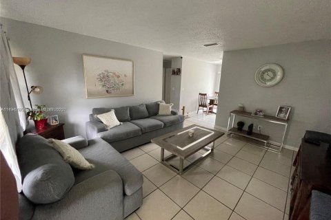 Immobilier commercial à vendre à St. Lucie, Floride: 144.93 m2 № 866340 - photo 2