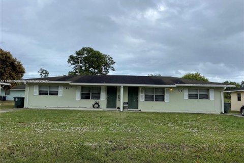 Immobilier commercial à vendre à St. Lucie, Floride: 144.93 m2 № 866340 - photo 1