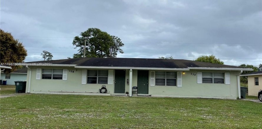 Commercial property in St. Lucie, Florida 144.93 sq.m. № 866340