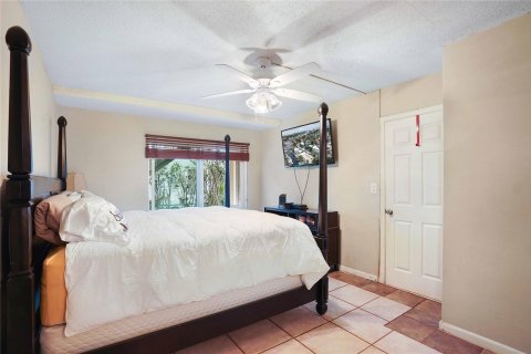 Condo in Pompano Beach, Florida, 2 bedrooms  № 930208 - photo 13