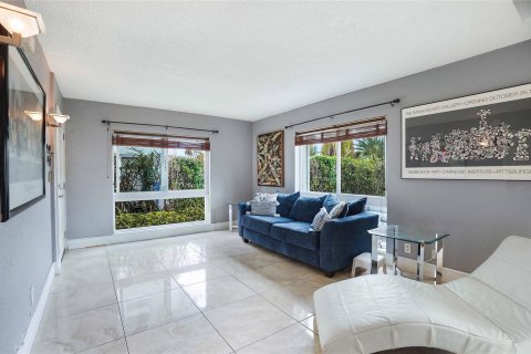 Copropriété à vendre à Pompano Beach, Floride: 2 chambres, 90.58 m2 № 930208 - photo 21