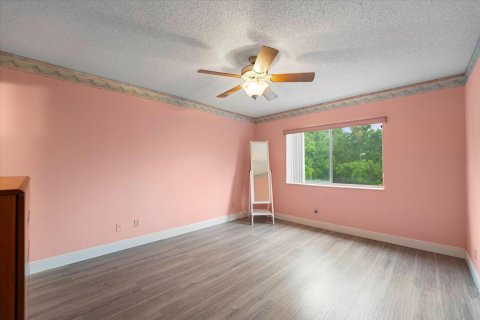 Condo in Lake Worth, Florida, 2 bedrooms  № 1182315 - photo 7