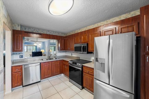 Condo in Lake Worth, Florida, 2 bedrooms  № 1182315 - photo 9