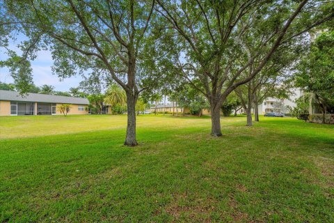 Condo in Lake Worth, Florida, 2 bedrooms  № 1182315 - photo 2