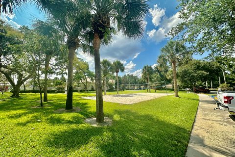 Adosado en venta en West Palm Beach, Florida, 2 dormitorios, 102.56 m2 № 1182317 - foto 1