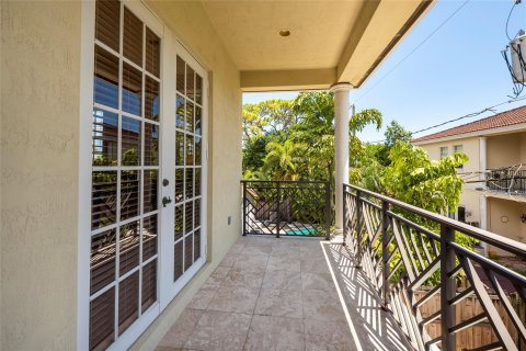 Townhouse in Wilton Manors, Florida 3 bedrooms, 246.47 sq.m. № 871206 - photo 4