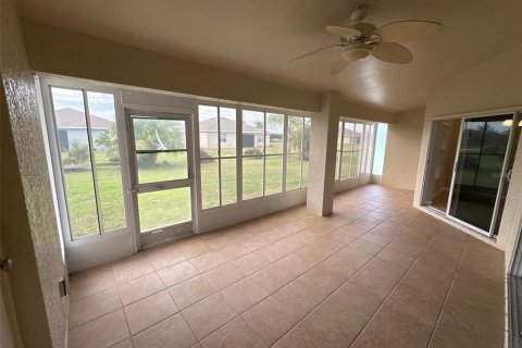 House in Punta Gorda, Florida 3 bedrooms, 165.27 sq.m. № 992956 - photo 6