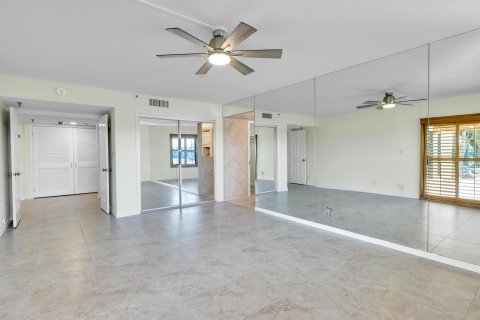 Купить кондоминиум в Норт-Палм-Бич, Флорида 2 спальни, 186.83м2, № 1091671 - фото 25