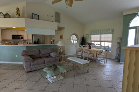 Villa ou maison à vendre à Punta Gorda, Floride: 3 chambres, 136.94 m2 № 1361534 - photo 5