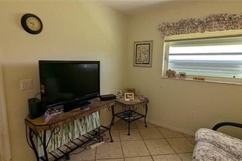 House in Punta Gorda, Florida 3 bedrooms, 136.94 sq.m. № 1361534 - photo 21